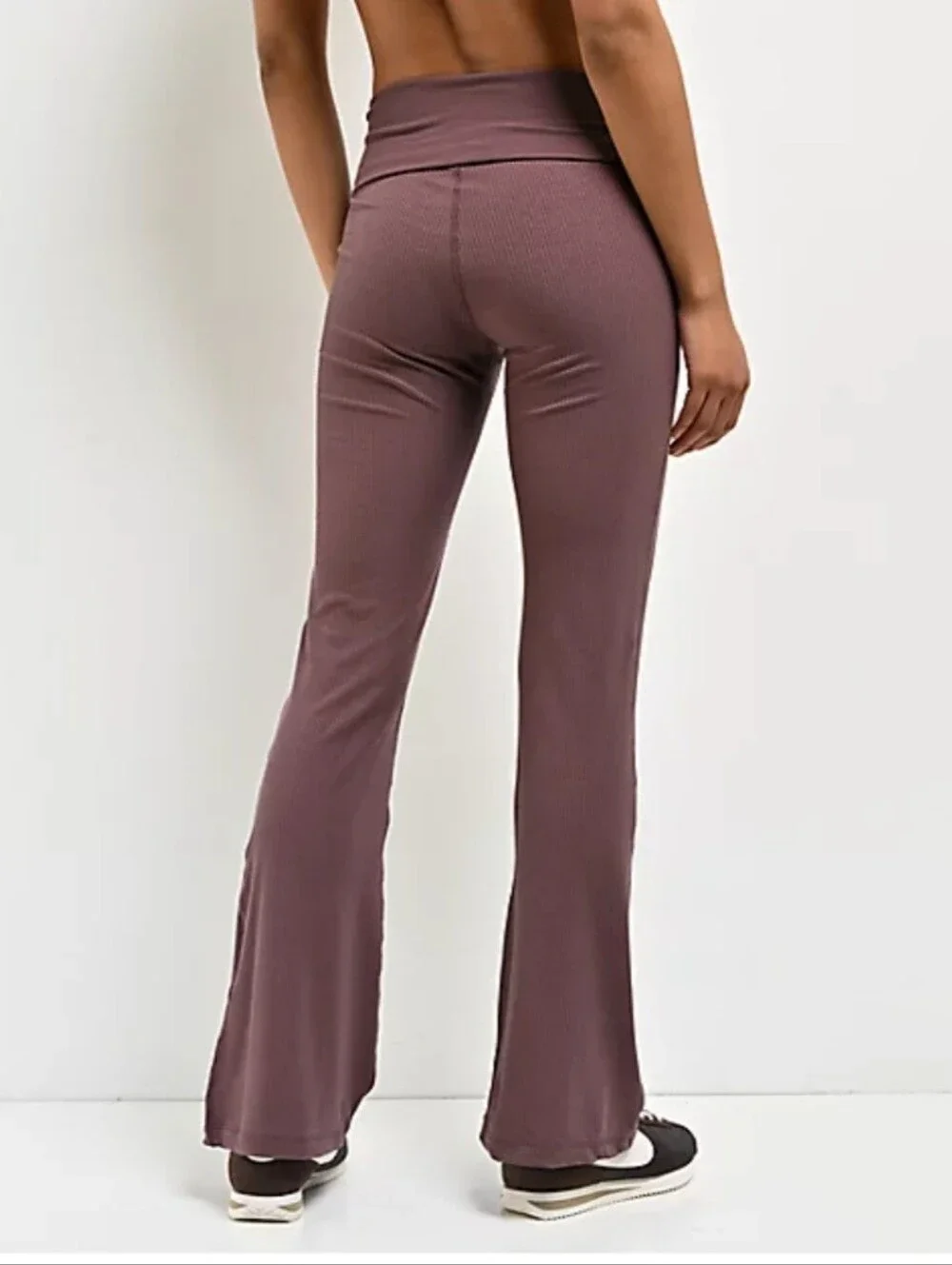 Nike Brown Flare Leggings Tight Fit Mid Rise Full Length